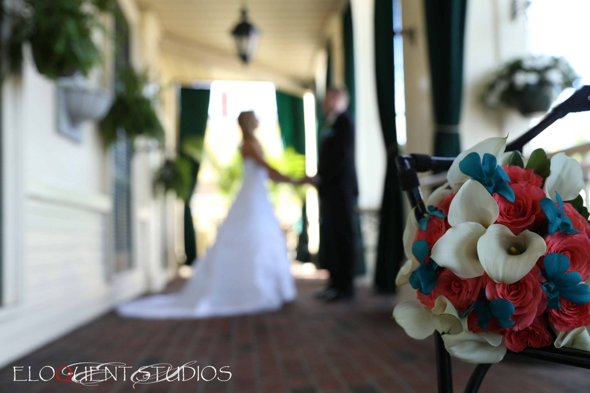 David’s Country Inn wedding couple on the front porch