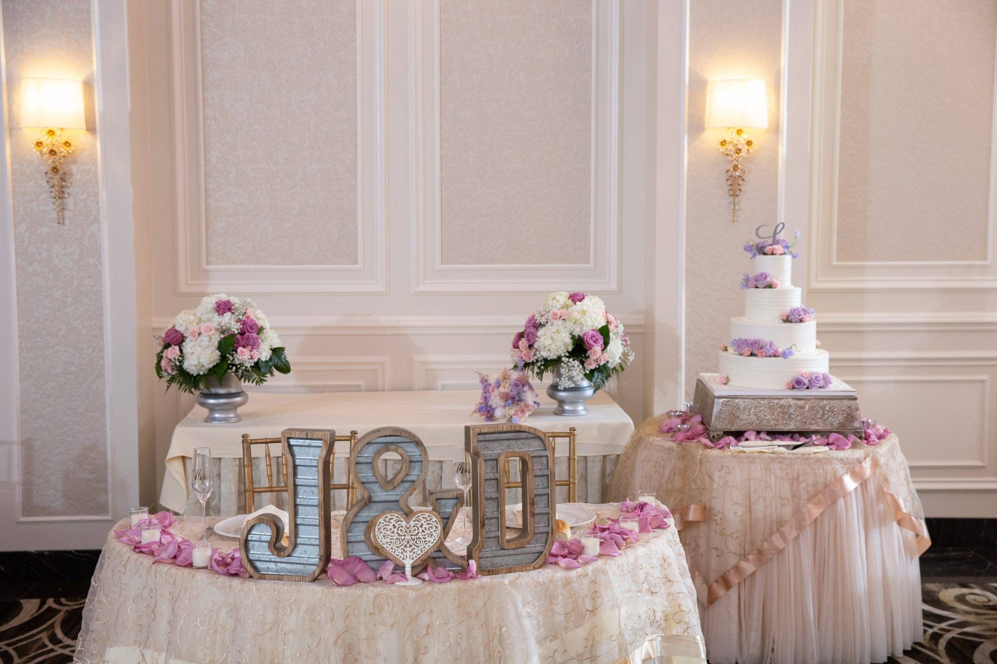 Meadow Wood wedding cake tables